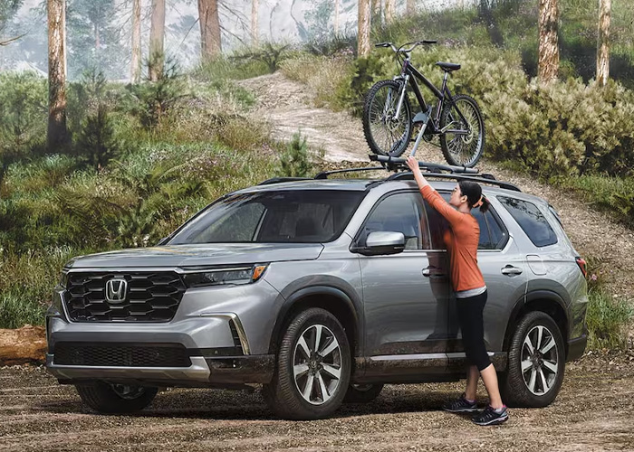 Honda Pilot With Bike on Top